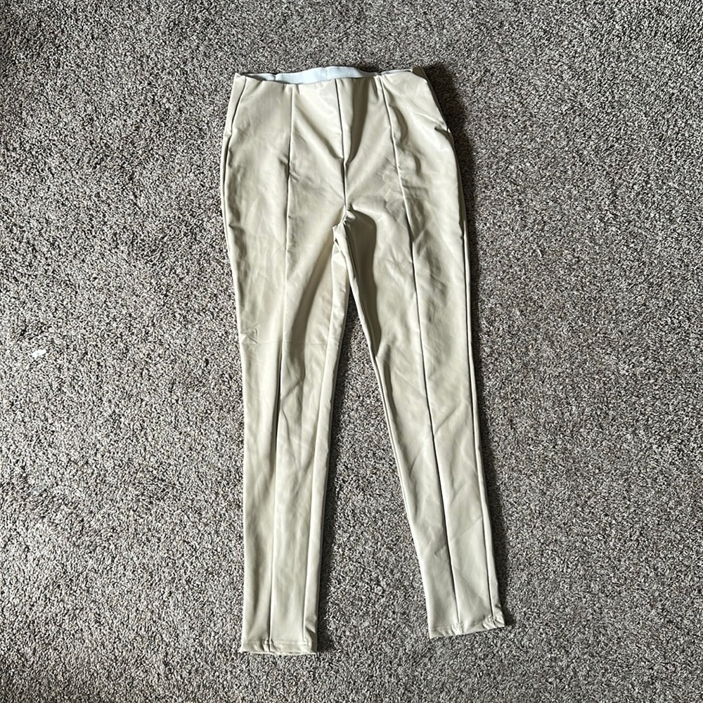 Brand new. Never worn. Fashion Nova faux leather pants